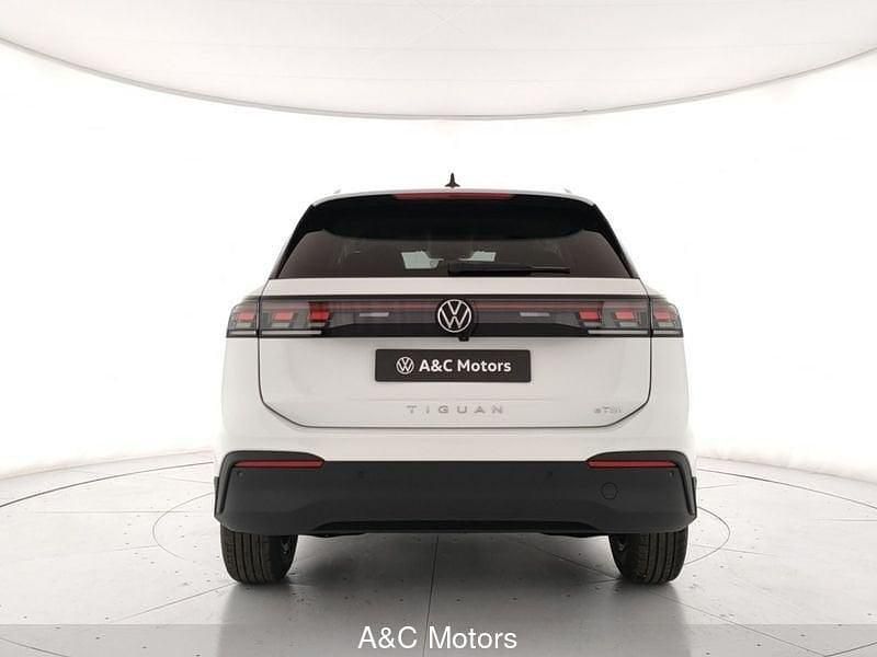 Nuova VW Tiguan Life 131 CV (96 kW) 2025 Bianco SUV