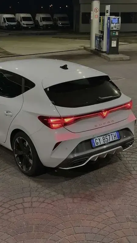 Usata Cupra Leon 150 CV (110 kW) 2025 Bianco Berlina