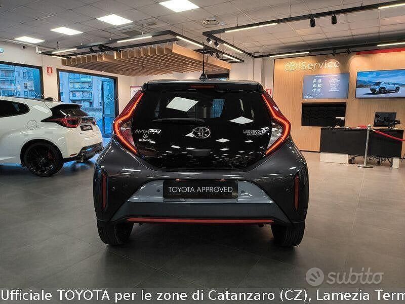Usata Toyota Aygo X 72 CV (52 kW) 2023 Blu SUV
