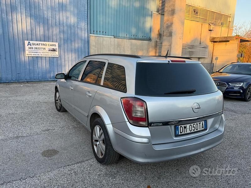 Usata Opel Astra Enjoy 125 CV (91 kW) 2009 Grigio Station wagon