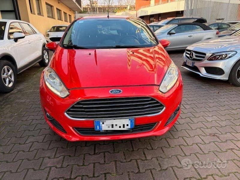 Usata Ford Fiesta Titanium 75 CV (55 kW) 2017 Rosso Utilitaria