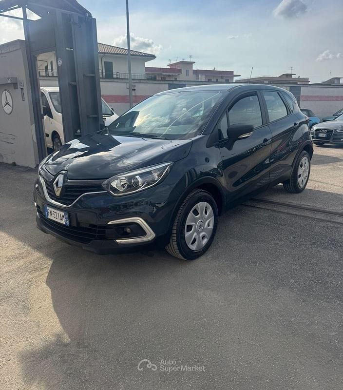 Usata Renault Captur Life 90 CV (66 kW) 2018 Blu SUV