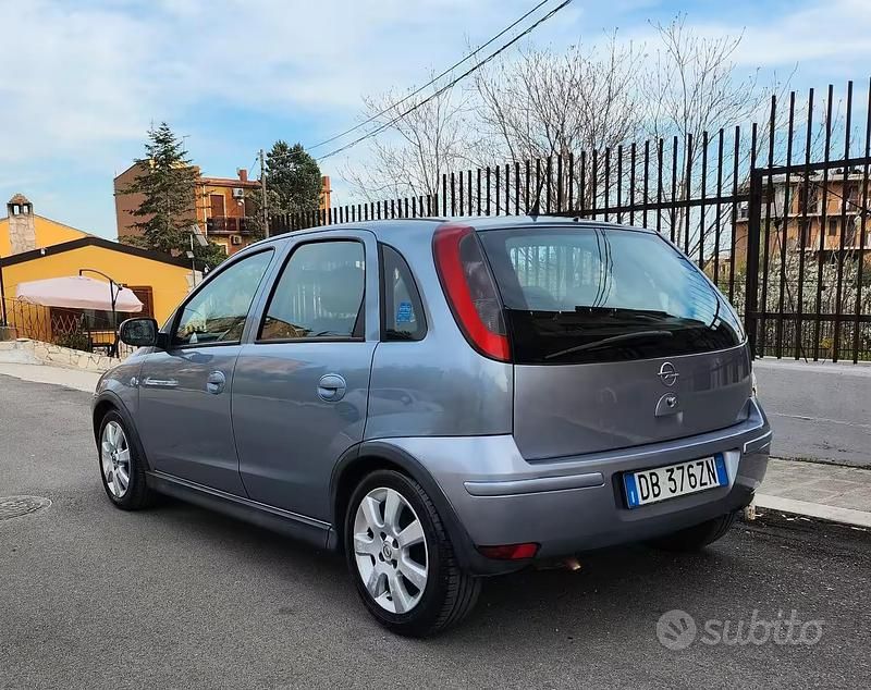 Occasion Opel Corsa 80 ch (58 kW) 2006 Gris Citadine