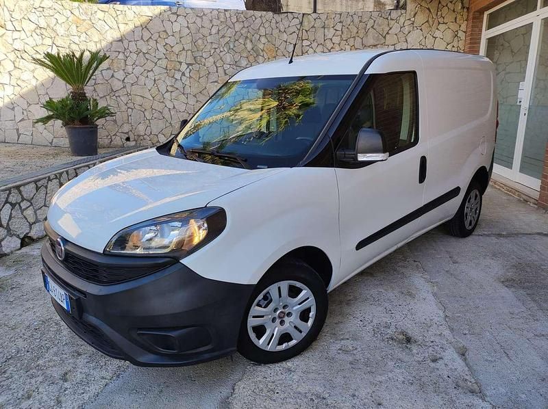 Bianco Usata 2019 Fiat Doblò Monovolume | 7850 € (Super prezzo) - Immagine 1/4
