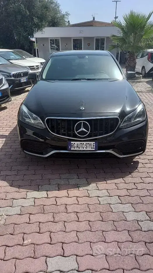 Usata Mercedes E200 136 CV (100 kW) 2016 Nero Berlina