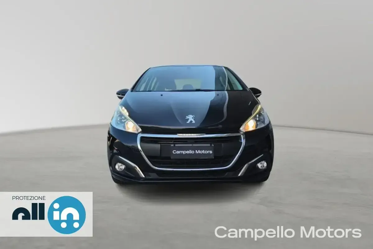 Usata Peugeot 208 Active 82 CV (60 kW) 2017 Bianco metallizzato Utilitaria
