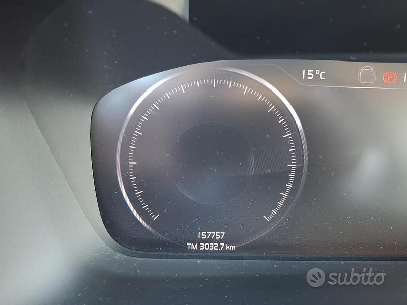 Usata Volvo XC40 Momentum 150 CV (110 kW) 2019 Nero SUV