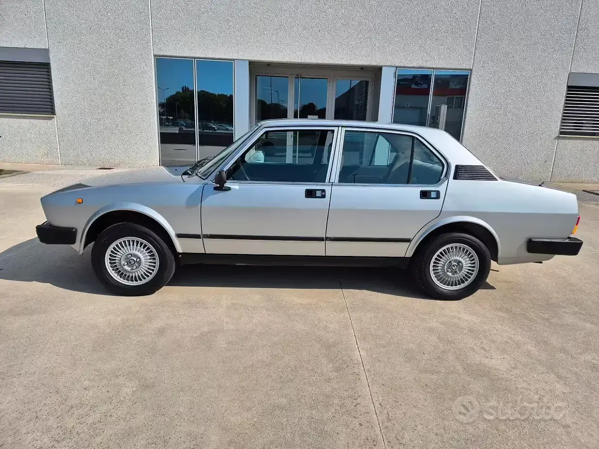 Usata Alfa Romeo Alfetta 1970 Grigio Berlina