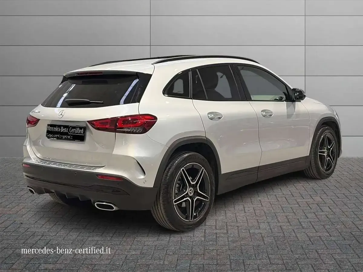 Usata Mercedes GLA200 Premium 150 CV (110 kW) 2023 Argento SUV
