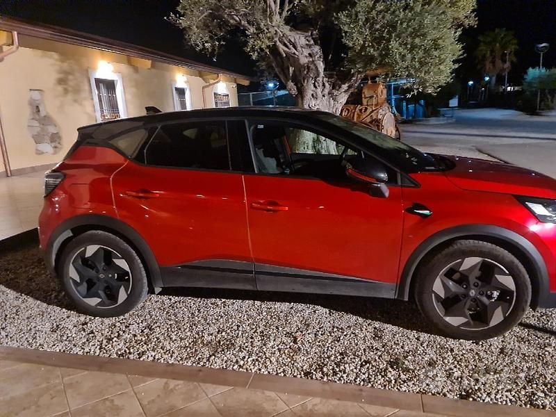 Usata Renault Captur Evolution 101 CV (74 kW) 2025 Rosso SUV