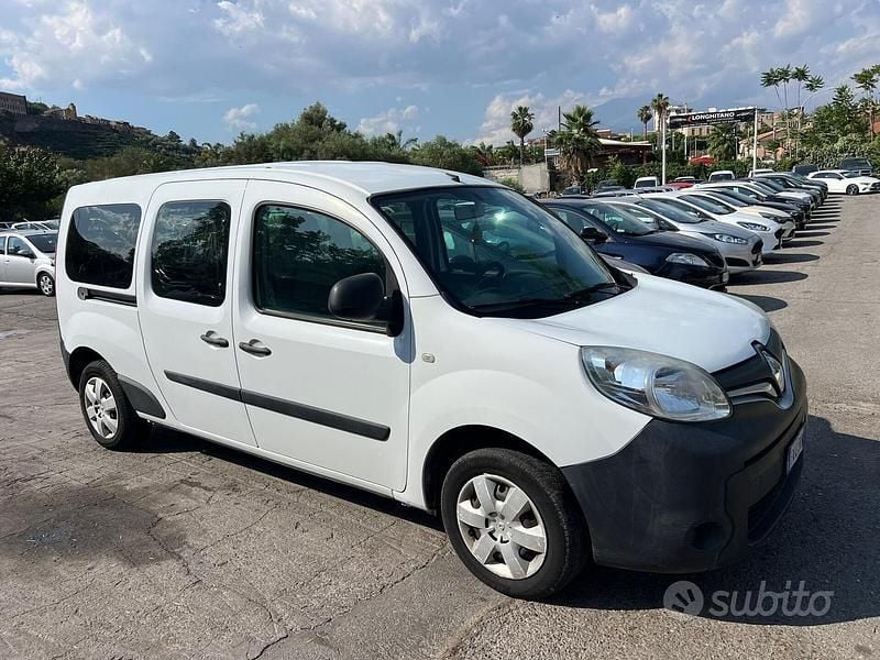 Usata Renault Kangoo Life 110 CV (80 kW) 2019 Bianco Monovolume