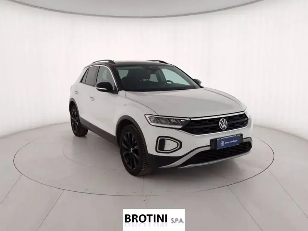 Usata VW T-Roc Life 110 CV (80 kW) 2023 Blu opaco SUV