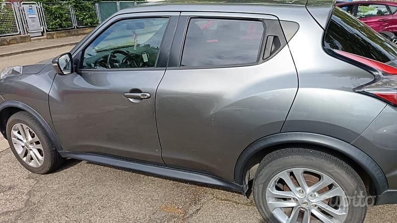 Usata Nissan Juke 110 CV (80 kW) 2016 Grigio SUV