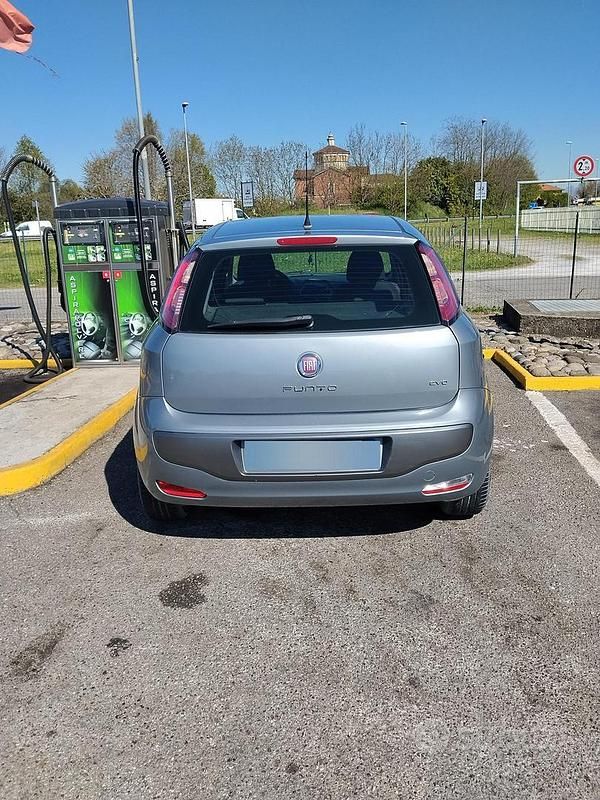 Usata Fiat Punto Evo Dynamic 75 CV (55 kW) 2010 Grigio Utilitaria