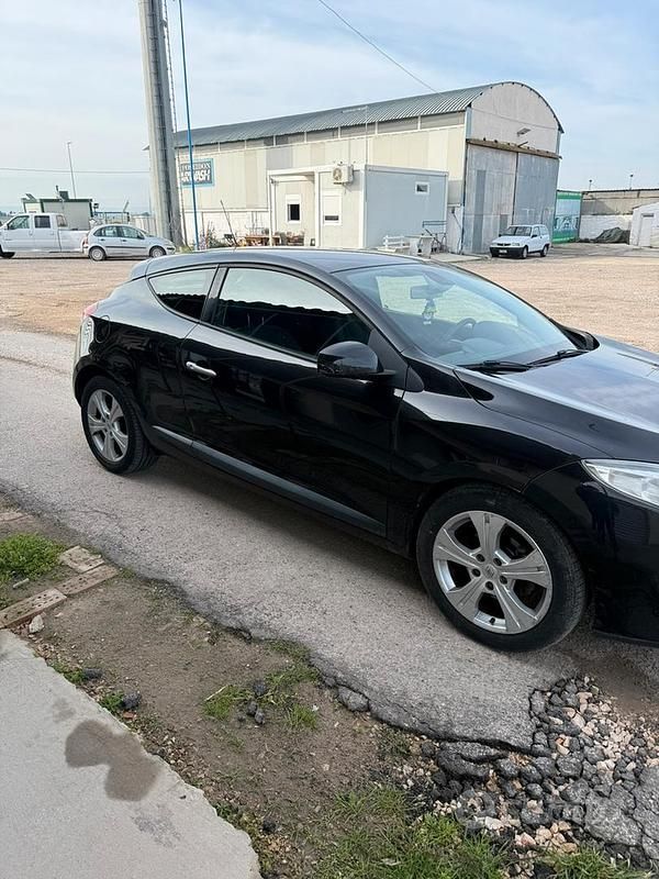 Usata Renault Mégane Coupé 110 CV (80 kW) 2010 Nero Coupé