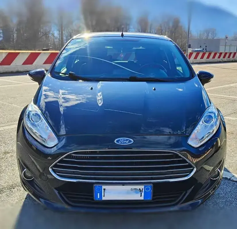 Usata Ford Fiesta Titanium 75 CV (55 kW) 2017 Nero Utilitaria
