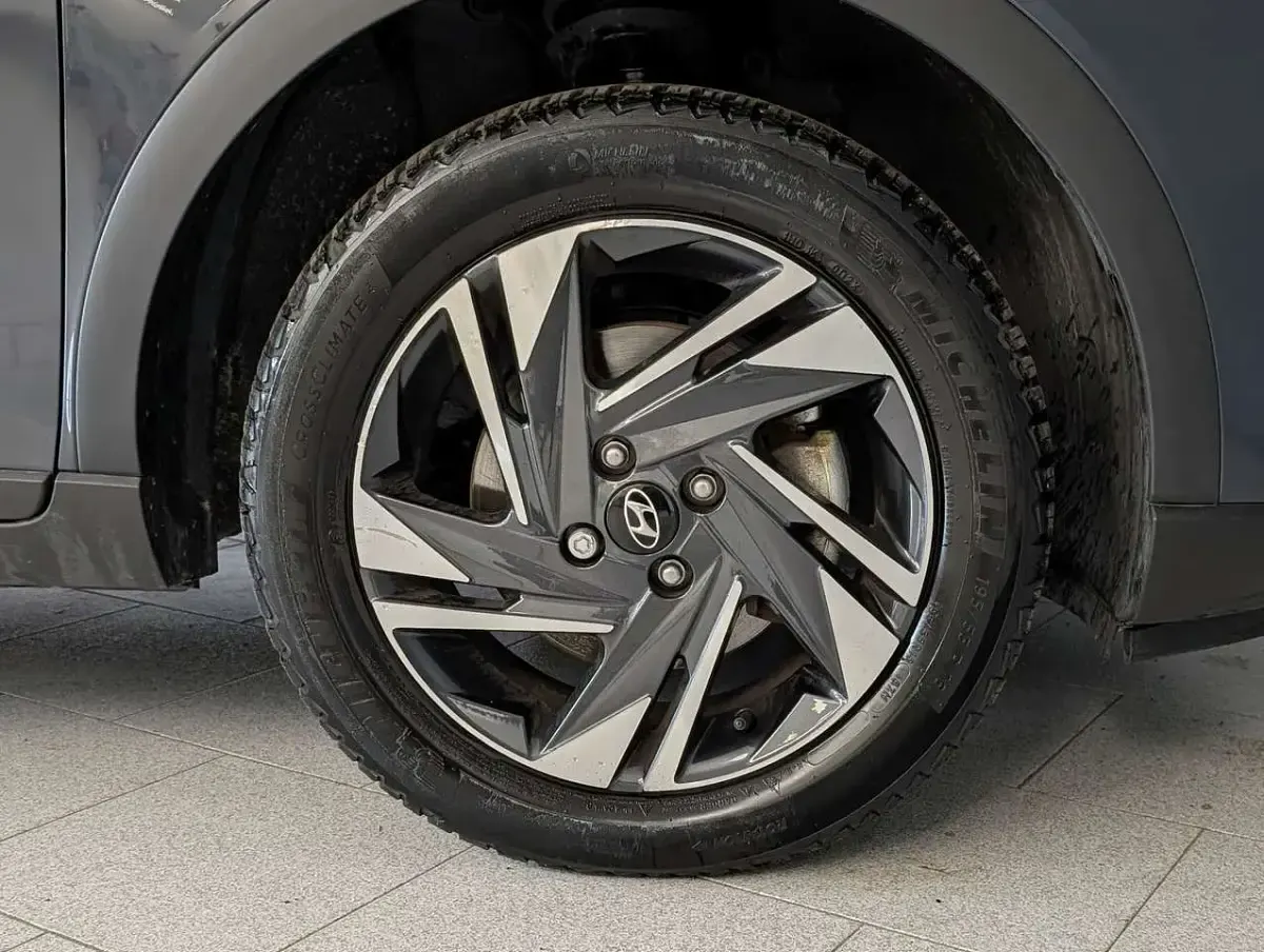Usata Hyundai Bayon 101 CV (74 kW) 2023 Grigio SUV