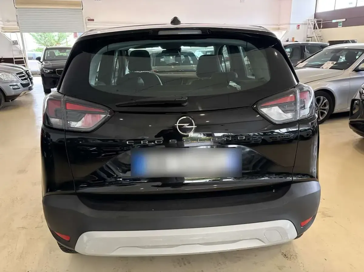 Usata Opel Crossland Elegance 120 CV (88 kW) 2021 Nero SUV