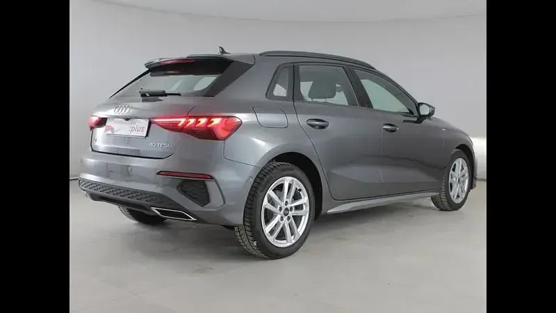 Usata Audi A3 Sportback e-tron S-Line 204 CV (150 kW) 2023 Grigio Utilitaria