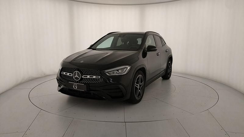 Nero Usata 2023 Mercedes GLA200 Premium SUV | 38.400 € (Buon prezzo) - Immagine 1/4