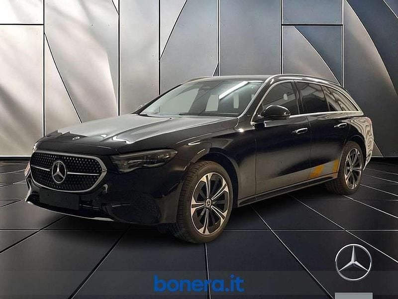 Nero Nuova 2025 Mercedes E220 Advanced Plus Station wagon | 65.000 € (Super prezzo) - Immagine 1/4