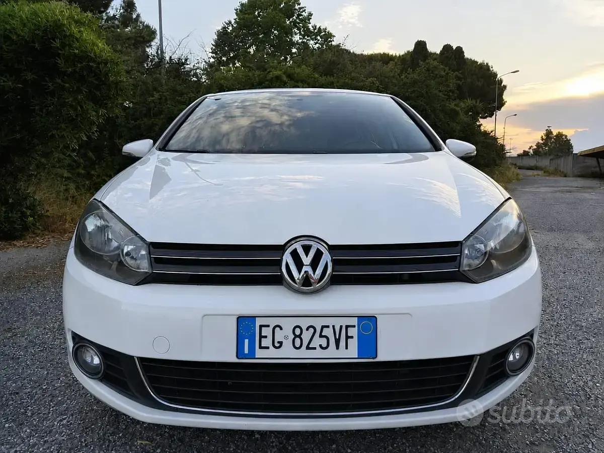 Usata VW Golf VI Highline 105 CV (77 kW) 2011 Bianco Utilitaria