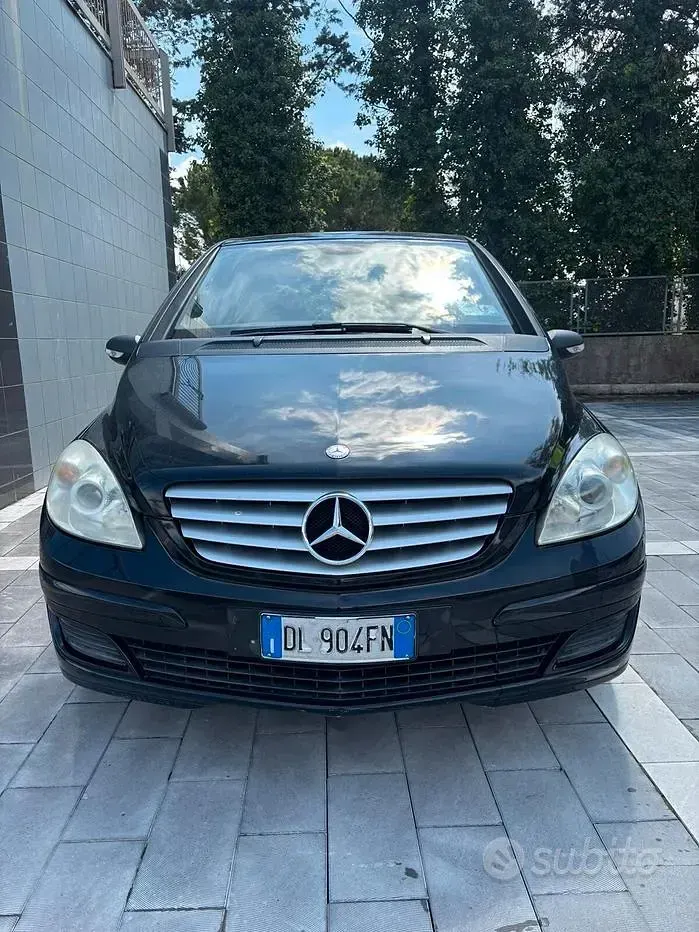 Usata Mercedes B180 109 CV (80 kW) 2007 Nero Monovolume