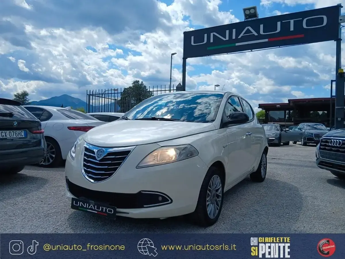Usata Lancia Ypsilon S 95 CV (69 kW) 2012 Bianco Utilitaria