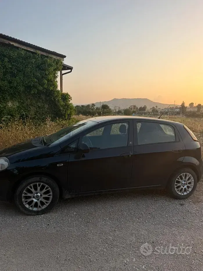 Usata Fiat Punto 75 CV (55 kW) 2012 Nero Utilitaria