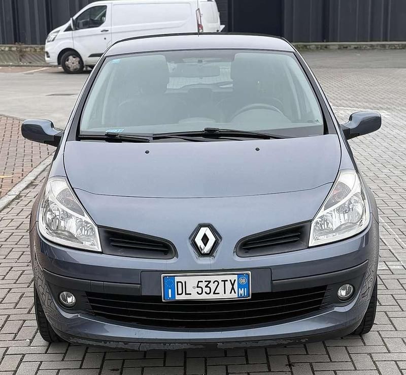 Usata Renault Clio II LE 75 CV (55 kW) 2008 Other Berlina