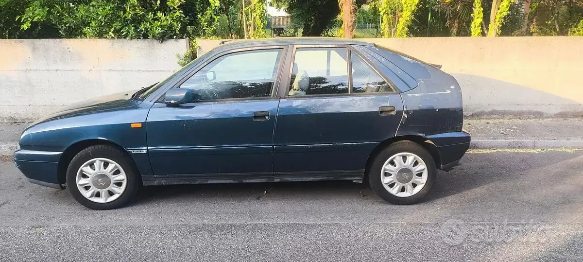 Usata Lancia Delta 113 CV (83 kW) 1998 Utilitaria