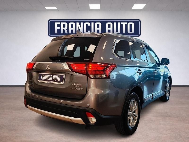 Usata Mitsubishi Outlander Instyle 150 CV (110 kW) 2019 Grigio SUV