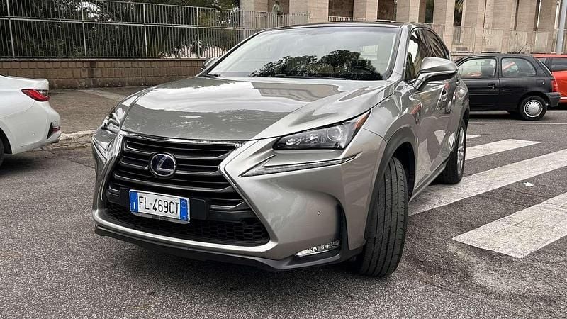 Argento Usata 2017 Lexus NX300h SUV | 18.000 € (Super prezzo) - Immagine 1/4