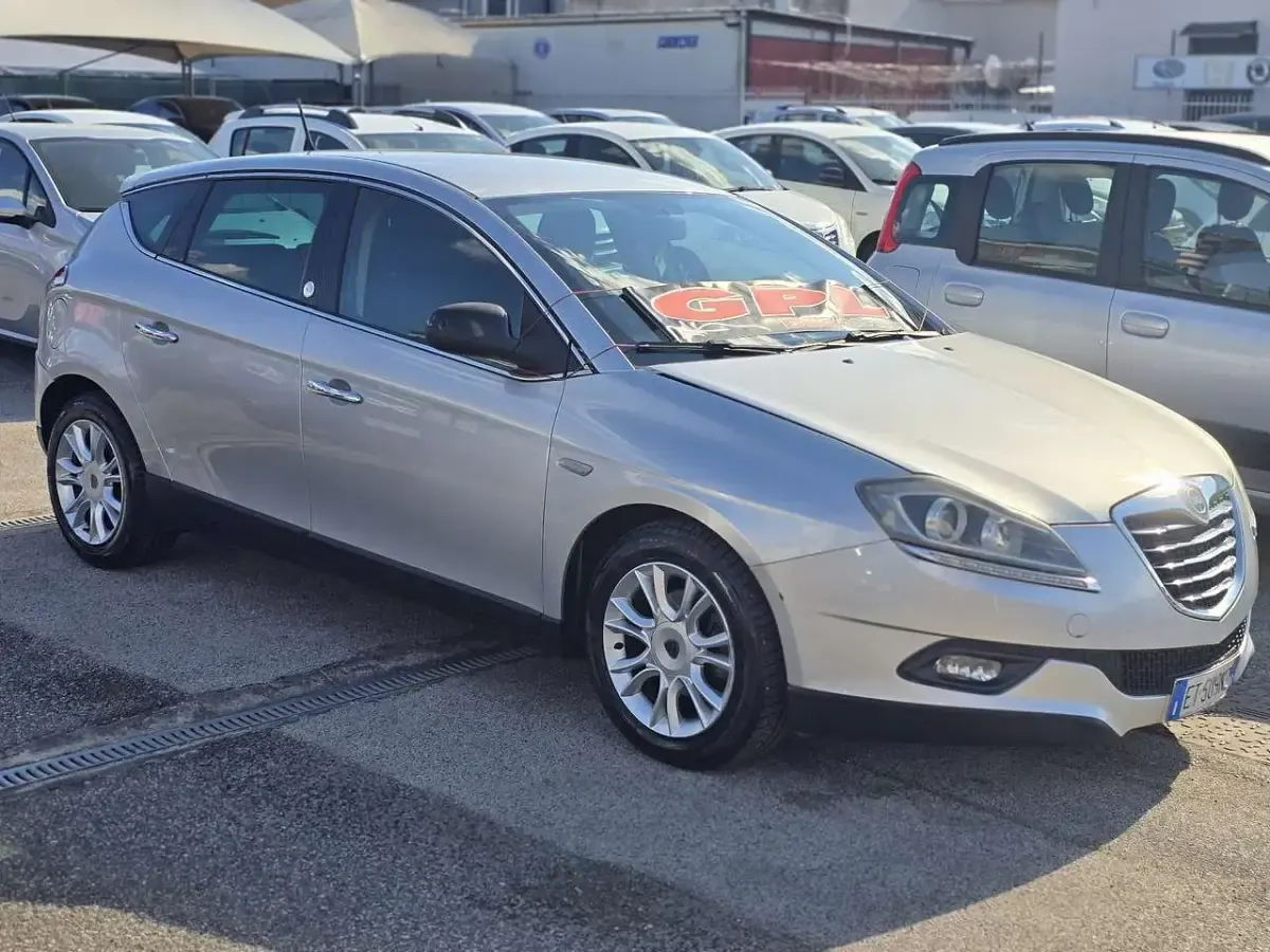Usata Lancia Delta 120 CV (88 kW) 2012 Other Utilitaria
