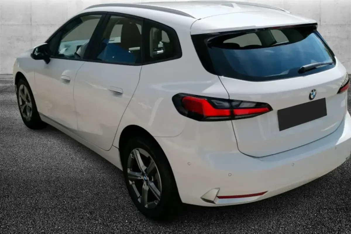 Usata BMW 218 Active Tourer Efficient Dynamics 150 CV (110 kW) 2022 Bianco Monovolume