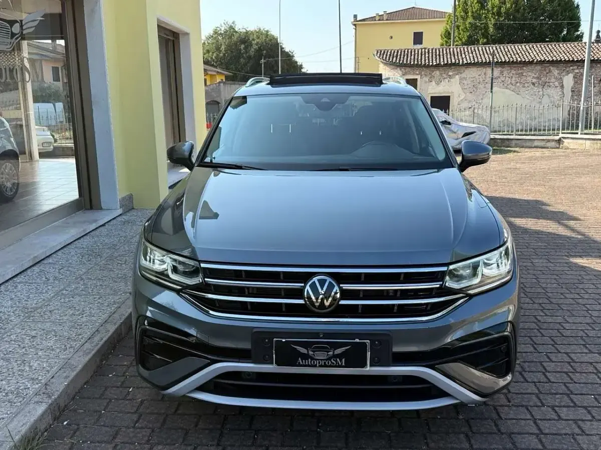 Usata VW Tiguan Allspace Elegance 150 CV (110 kW) 2022 Grigio SUV