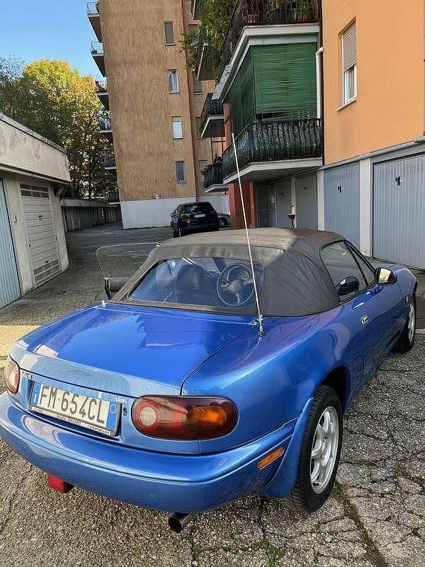 Usata Mazda MX5 90 CV (66 kW) 1995 Blu/azzurro Cabrio