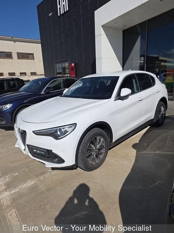 Usata Alfa Romeo Stelvio Business 209 CV (153 kW) 2019 Bianco SUV