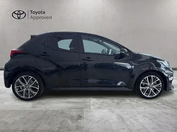 Usata Toyota Yaris Lounge 130 CV (95 kW) 2024 Nero Utilitaria