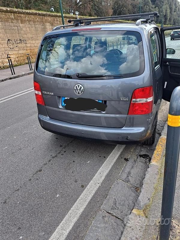 Usata VW Touran Trendline 101 CV (74 kW) 2005 Grigio Monovolume