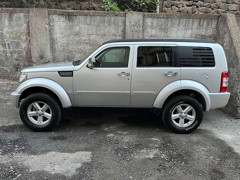 Usata Dodge Nitro SXT 177 CV (130 kW) 2007 Argento SUV