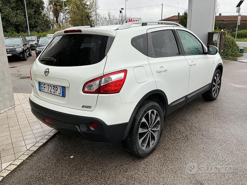 Usata Nissan Qashqai Tekna 110 CV (80 kW) 2011 Bianco SUV