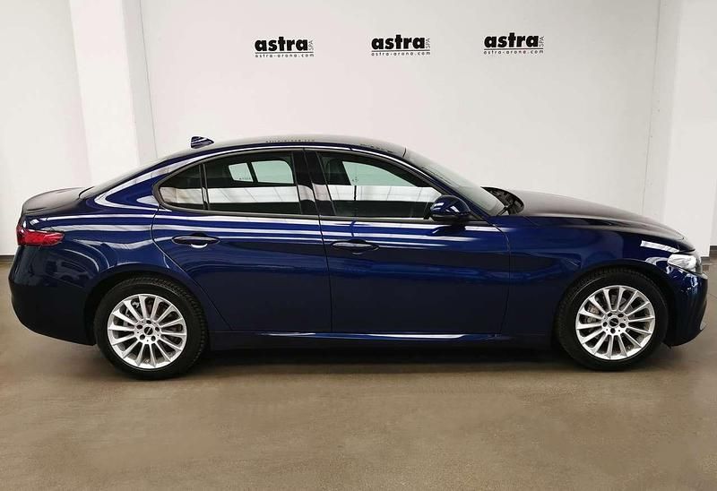 Usata Alfa Romeo Giulia Super 179 CV (131 kW) 2019 Blu montecarlo Berlina