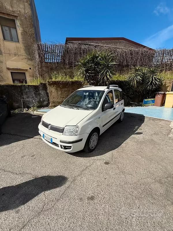 Usata Fiat Panda 69 CV (50 kW) 2012 Bianco Utilitaria