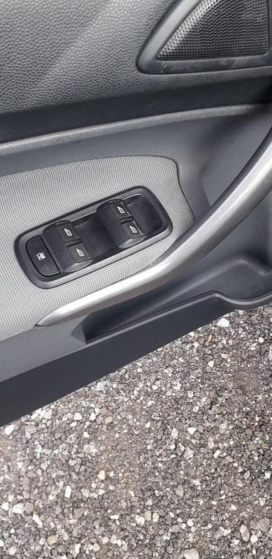 Usata Ford Fiesta Titanium 70 CV (51 kW) 2011 Blu Berlina