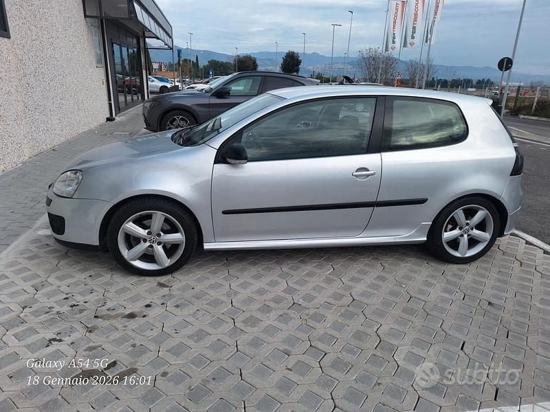 Usata VW Golf IV 140 CV (102 kW) 2003 Berlina