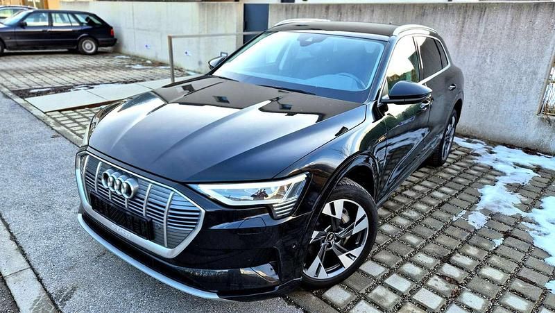 Usata Audi e-tron Business 230 kW (313 CV) 2020 Nero SUV