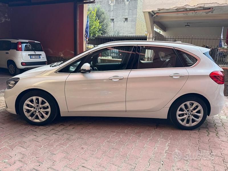 Usata BMW 216 Active Tourer Luxury Line 116 CV (85 kW) 2017 Bianco Monovolume