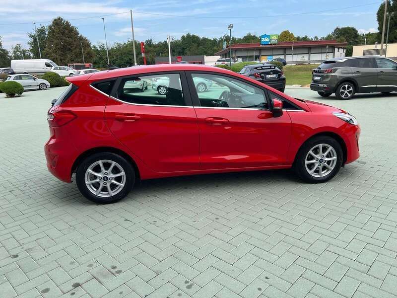 Usata Ford Fiesta Titanium 75 CV (55 kW) 2021 Rosso Utilitaria