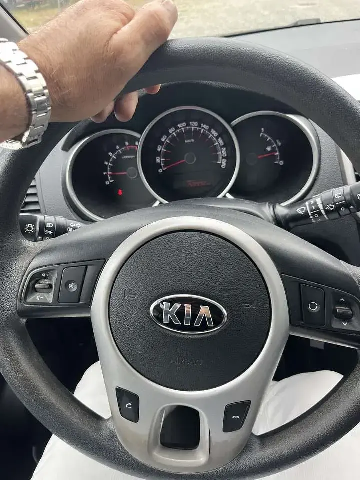 Usata Kia Venga Active 77 CV (56 kW) 2015 Other Utilitaria